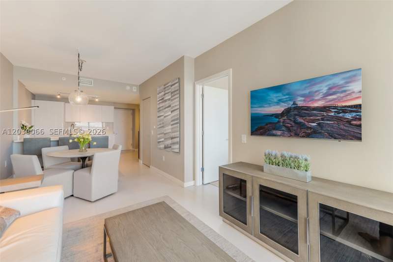1 bedroom Condominium at 501 NE 31st St 2904, Paraiso Bayviews Condo, Miami — photo 3
