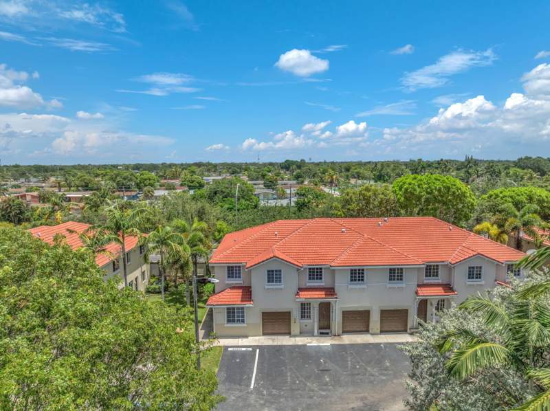 4 bedroom Townhouse at 21431 NW 13th Court #116, Majorca Isles I Condo, Miami Gardens — photo 3