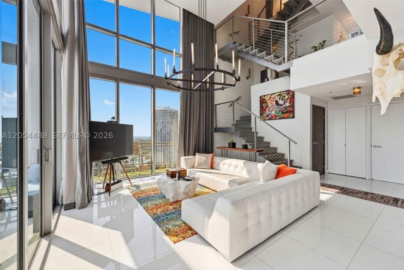 3 bedroom Condominium at 90 SW 3rd St Ph-12, Ivy Condo, Miami — photo 2