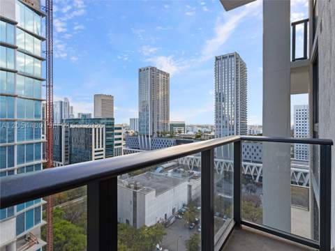 11 NE 6th St 2102, Miami FL - photo 15 of 28