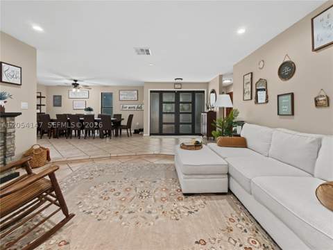 225 NW 21st St, Homestead FL - photo 10 of 56