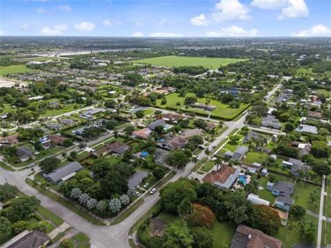 225 NW 21st St, Homestead FL - photo 7 of 56