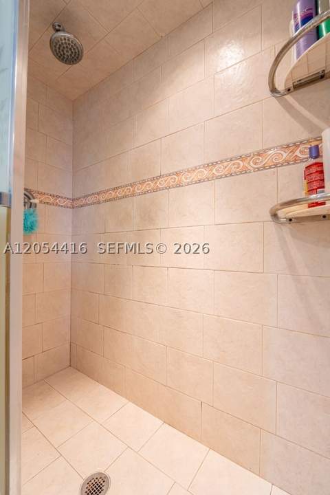 9917 W Okeechobee Rd 3-306, Hialeah Gardens FL - photo 8 of 27