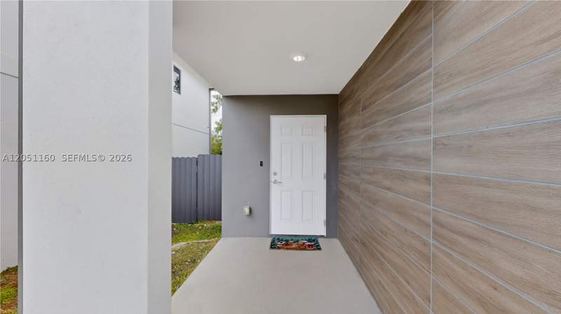 5 bedroom SingleFamilyResidence at 205 NW 12th Ct, Aurora Subdivision, Florida City — photo 4