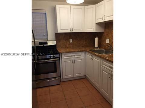 6715 N Kendall Dr 707, Pinecrest FL - photo 6 of 14