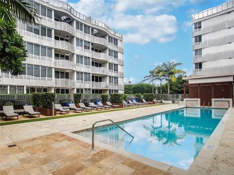 2155 Washington Ct 210, Miami Beach FL - photo 15 of 17