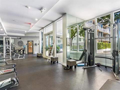 2155 Washington Ct 210, Miami Beach FL - photo 16 of 17