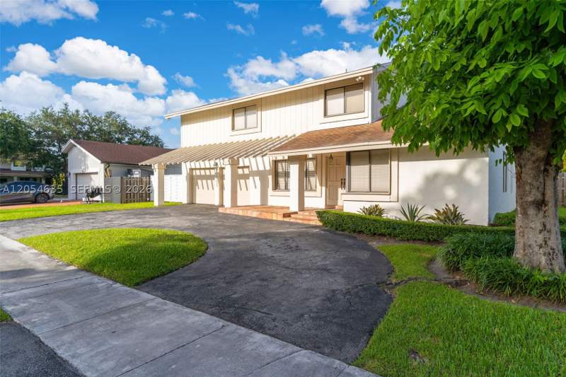4 bedroom SingleFamilyResidence at 11055 SW 129th Ct, Lindgren East, Miami — photo 3