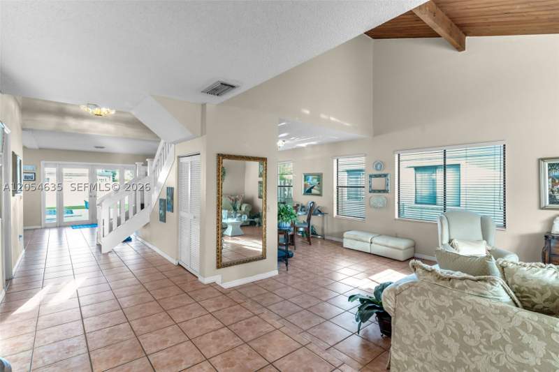 4 bedroom SingleFamilyResidence at 11055 SW 129th Ct, Lindgren East, Miami — photo 4