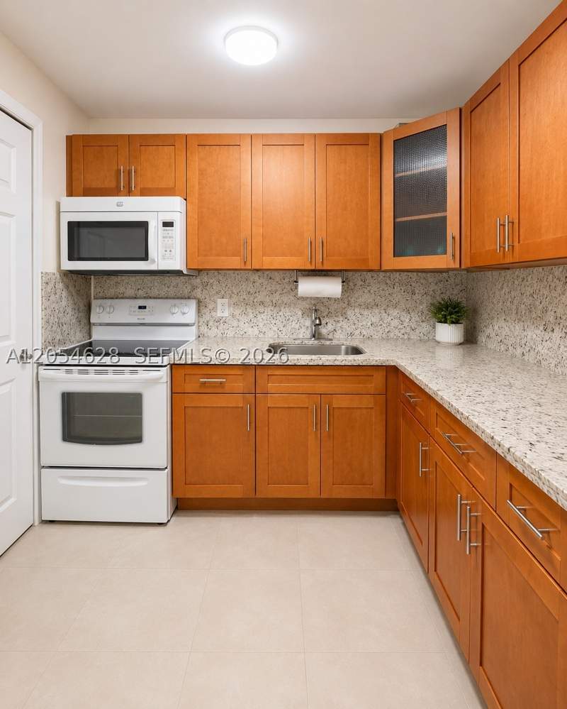 2 bedroom Condominium at 680 Miller Dr W405, Springs Towers Condo, Miami Springs — photo 5