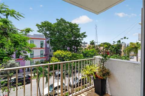 1060 NW 7th St 205, Miami FL - photo 12 of 23