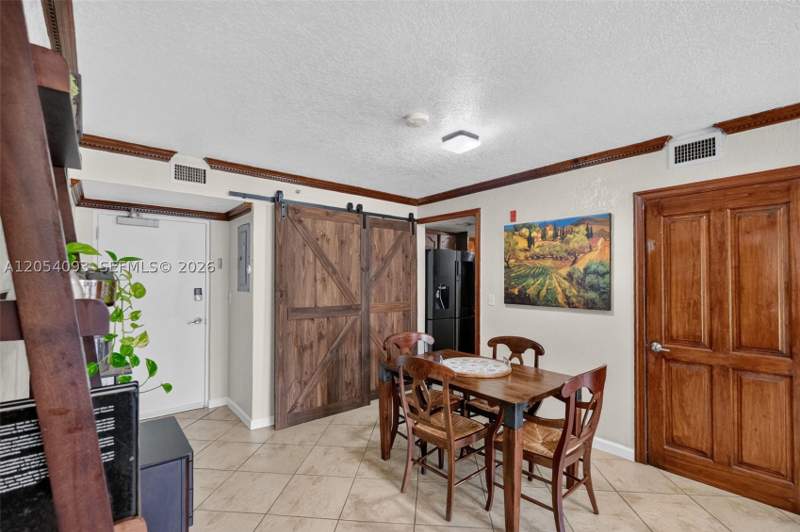 2 bedroom Condominium at 1060 NW 7th St 205, Jubilee Villas Condo, Miami — photo 2