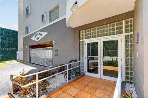 1060 NW 7th St 205, Miami FL - photo 22 of 23