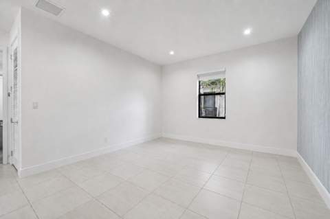 8272 NW 44th Terrace, Doral FL - photo 12 of 51