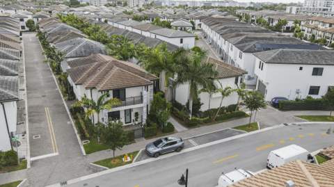 8272 NW 44th Terrace, Doral FL - photo 14 of 51