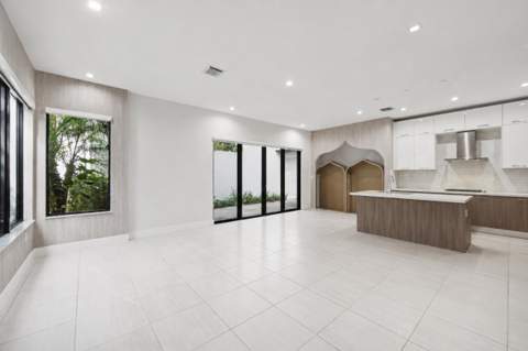 8272 NW 44th Terrace, Doral FL - photo 9 of 51