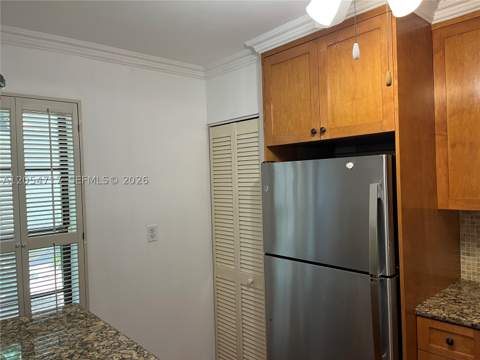 709 Curtiss Pkwy 11, Miami Springs FL - photo 11 of 26