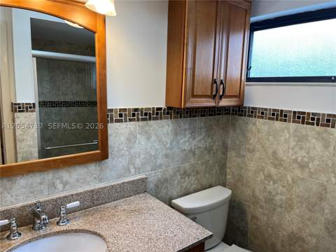 709 Curtiss Pkwy 11, Miami Springs FL - photo 13 of 26