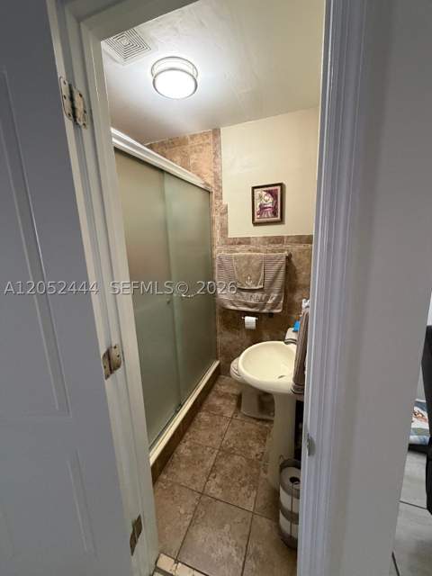 2760 W 63rd Pl 106-23, Hialeah FL - photo 11 of 33