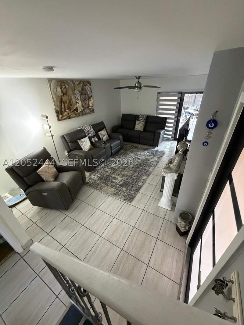 3 bedroom Townhouse at 2760 W 63rd Pl 106-23, Lago Grande Five-A Condo, Hialeah — photo 4
