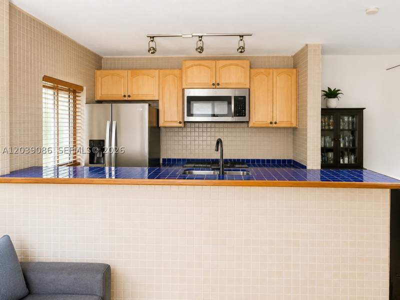 1 bedroom Condominium at 549 Meridian Ave 12, Ocean Beach Addn No 3, Miami Beach — photo 5