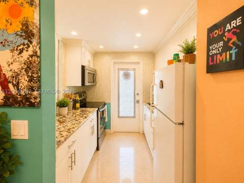 1725 James Ave 12A, Miami Beach FL - photo 15 of 28