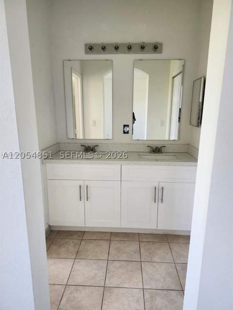 11425 NW 76th Ter, Doral FL - photo 23 of 43