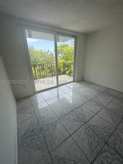 12500 NE 15th Ave 402, North Miami FL - photo 7 of 16