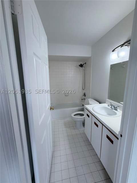 9850 Hammocks Blvd 107, Miami FL - photo 12 of 30