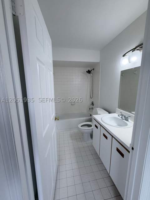 9850 Hammocks Blvd 107, Miami FL - photo 23 of 30