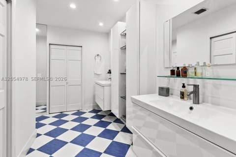 6511 Riviera Dr, Coral Gables FL - photo 13 of 26