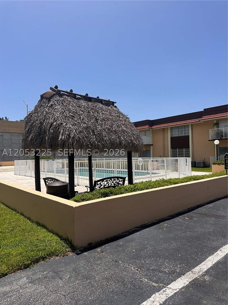 2 bedroom Condominium at 5325 SW 77th Ct 107F, Lakeview Gardens Condo, Miami — photo 3