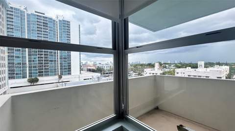 2899 Collins Ave 724, Miami Beach FL - photo 17 of 31