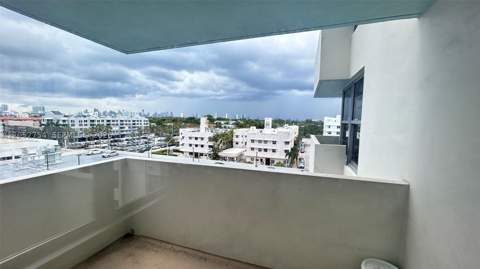 2899 Collins Ave 724, Miami Beach FL - photo 18 of 31