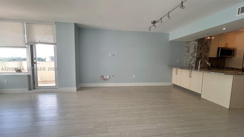 1 bedroom Condominium at 2899 Collins Ave 724, Triton Tower Condo, Miami Beach — photo 4