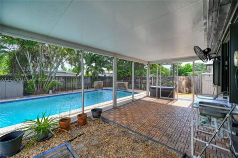 76 NE 170th St, North Miami Beach FL - photo 12 of 45