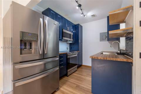 76 NE 170th St, North Miami Beach FL - photo 15 of 45