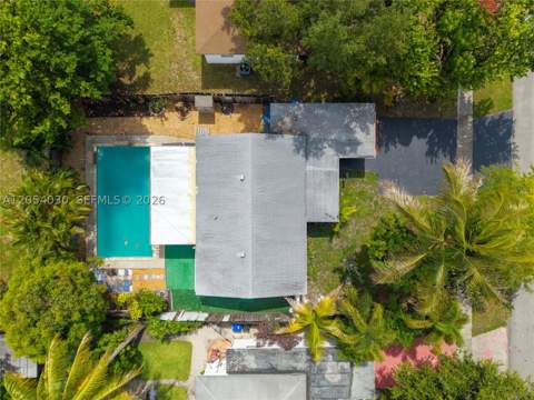 76 NE 170th St, North Miami Beach FL - photo 6 of 45