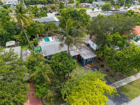 76 NE 170th St, North Miami Beach FL - photo 7 of 45