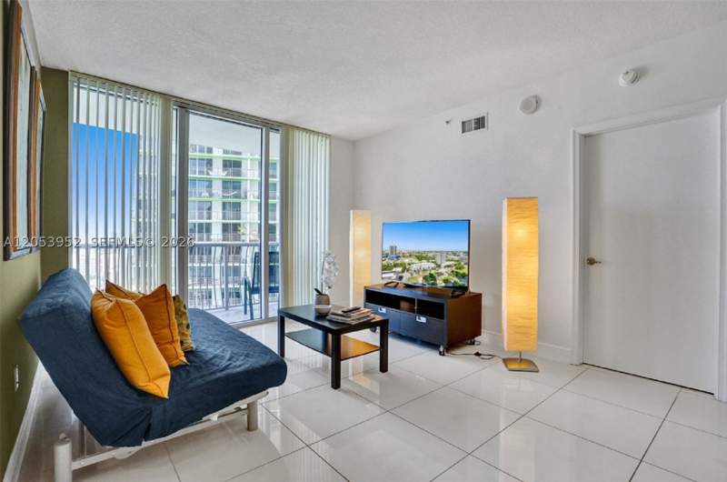 1 bedroom Condominium at 1750 N Bayshore Dr 2911, Opera Tower Condo, Miami — photo 2