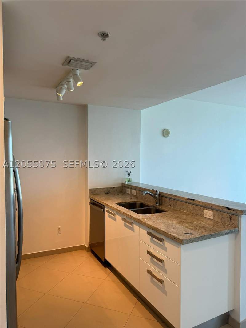 1 bedroom Condominium at 601 NE 36th St 1205, Blue Condo, Miami — photo 5