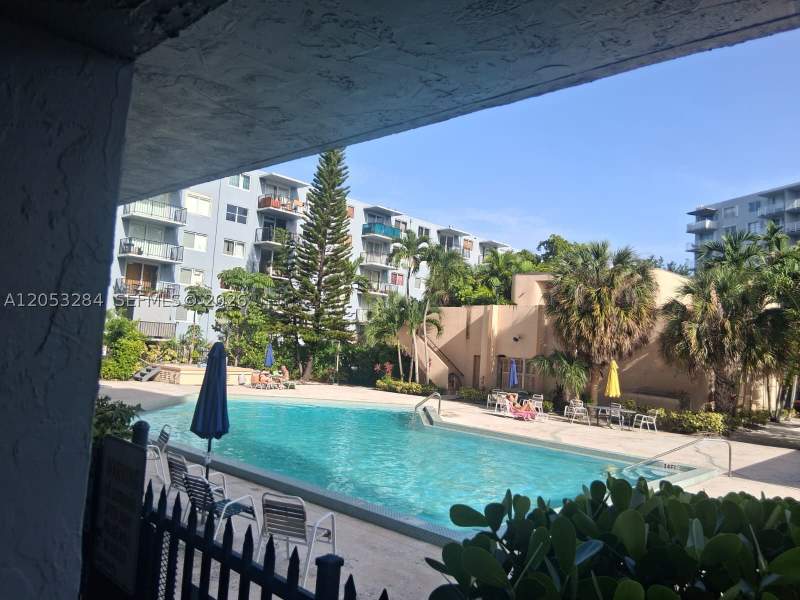 1 bedroom Condominium at 1470 NE 125th Ter 812, Three Horizons North Cond, North Miami — photo 3