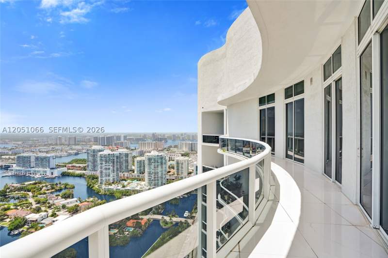 2 bedroom Condominium at 16001 Collins Ave 4305, Tdr Tower I Condo, Sunny Isles Beach — photo 3