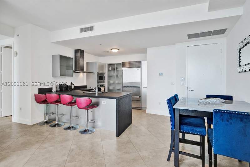 2 bedroom Condominium at 18201 Collins Ave 4705, Trump Royale Condo, Sunny Isles Beach — photo 4