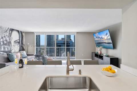 1200 Brickell Bay Dr 2423, Miami FL - photo 10 of 42