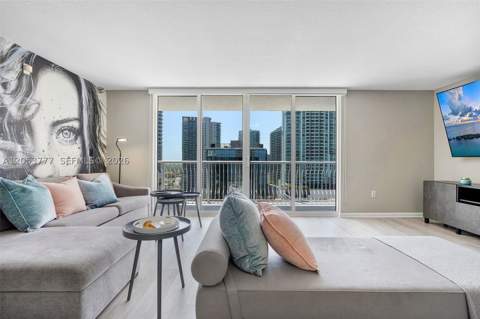 1200 Brickell Bay Dr 2423, Miami FL - photo 13 of 42