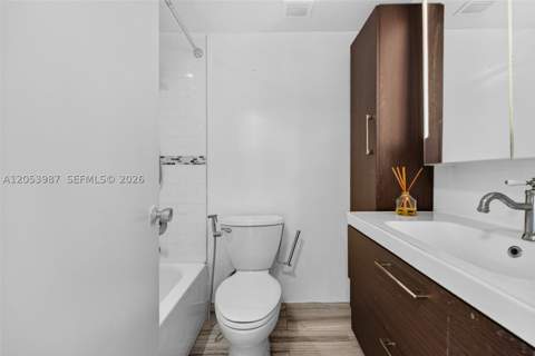 7441 Wayne Ave 8G, Miami Beach FL - photo 8 of 15