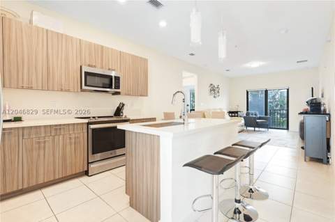 4636 NW 84th Ave 22, Doral FL - photo 8 of 35