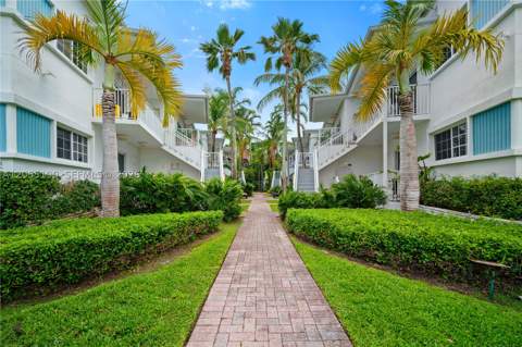 1160 103rd St 6, Bay Harbor Islands FL - photo 6 of 31