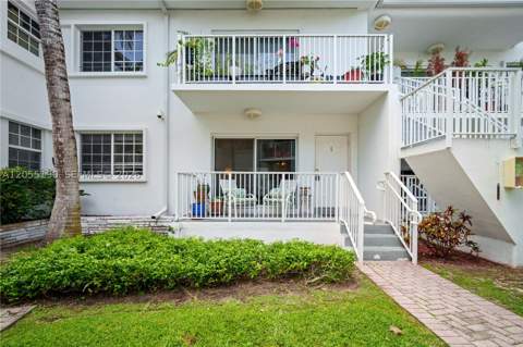 1160 103rd St 6, Bay Harbor Islands FL - photo 7 of 31